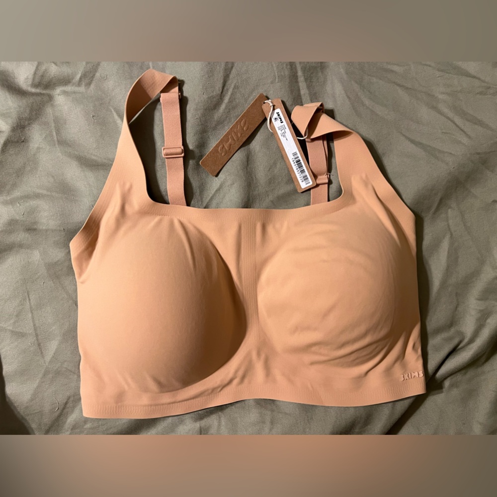 NWT Skims naked scooped bralette